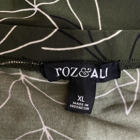 Rob & Ali Dark Olive Leaf Line Print Stretch Skirt - Picture 6 of 8